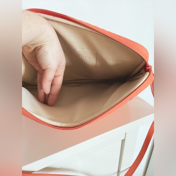 Michael Kors iPad bag - Picture 3 of 4